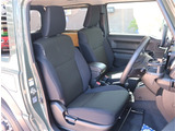 お車選びをお楽しみ頂けるよう、在庫車の展示スペースを十分に確保しております。