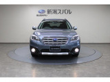 LEDヘッドランプ採用で夜間の運転をサポート。