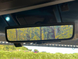 【デジタルインナーミラー】後席の大きな荷物や同乗者で後方が確認しづらい時でも安心!カメラが撮影した車両後方の映像をルームミラー内に表示。クリアな視界で状況の確認が可能です!