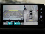 バックカメラ搭載です!車庫入れが苦手な人はもちろん、車両感覚に自信がある人にもお勧めです!見えない箇所が見えるようになるので、低い障害物や隠れてしまっている子供の存在等にも気付く事が出来ます。