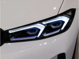 BMWのオートライトは積極的にライトをつけることにより、自車の存在を周囲に向けアピールいたします。それは安全性への配慮でもあります。