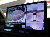 お車選びをお楽しみ頂けるよう、在庫車の展示スペースを十分に確保しております。