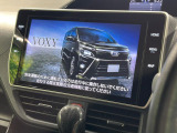 【大画面ナビ】人気の大型10インチナビを装備。存在感のある大画面はインパクト大!ナビ利用時のマップ表示は見やすく、テレビやDVDは臨場感がアップ!いつものドライブがグッと楽しくなります♪