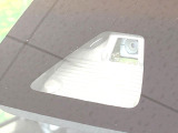 【スマートアシスト】走行中に前方の車両等を認識し、衝突しそうな時は警報とブレーキで衝突回避と被害軽減をアシスト。より安全にドライブをお楽しみいただけます。