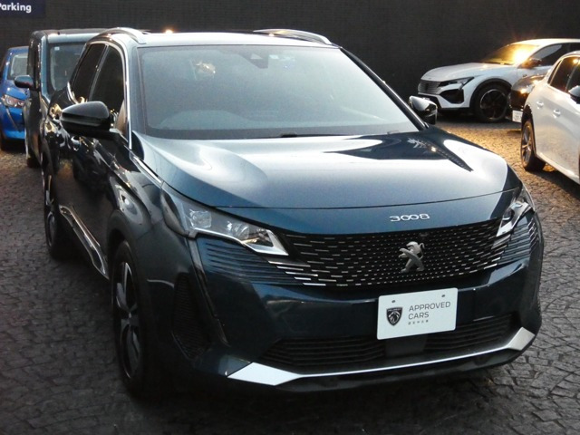 3008 GT ハイブリッド4 4WD 