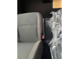 運転席はくつろぎのプライベート空間! 車内をクリーニングしてお待ちしております!