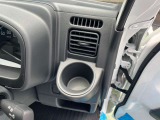 運転席用ドリンクホルダー