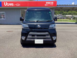 迫力あるフロントマスク&LEDライト!