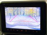 【バックカメラ】駐車時に後方がリアルタイム映像で確認できます。大型商業施設や立体駐車場での駐車時や、夜間のバック時に大活躍!運転スキルに関わらず、今や必須となった装備のひとつです!