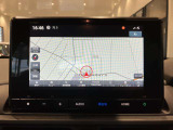 8インチディーラーオプションナビとなっております。インターナビも対応しているので日本全国おでかけすることができます!