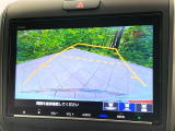 【バックカメラ】駐車時に後方がリアルタイム映像で確認できます。大型商業施設や立体駐車場での駐車時や、夜間のバック時に大活躍!運転スキルに関わらず、今や必須となった装備のひとつです!