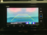 バックでの車庫入れも安心です! リアカメラが付いているバックモニター付のナビを装備しております。操作線もついており距離感も画面から確認できます。
