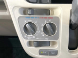 寒い冬も暑い夏も全席に快適な空調を届けてくれる、ダイヤル式エアコンを装備♪