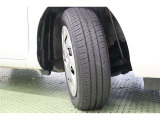 タイヤサイズ 175/65R15。