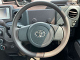 すっきりとしたハンドル周りのデザインで、運転席の操作性も良く、リラックスして運転をしていただけます。