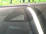 【トヨタセーフティセンス】走行中に前方の車両等を認識し、衝突しそうな時は警報とブレーキで衝突回避と被害軽減をアシスト。より安全にドライブをお楽しみいただけます。
