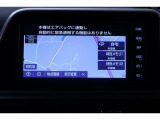 純正SDナビ付き。Bluetoothも付いていますし、フルセグでテレビも見れて、CD・DVDの再生もできます。品番NSZT-W68T