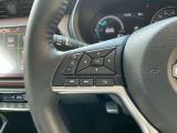 ステアリングスイッチは視点移動するこなくナビゲーションの音量やチャンネルなどの変更が可能です。さらに専用ディスプレイの操作もこのボタンでしていただくことが出来ます!!