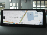 マツダコネクトの10.25インチワイドセンターディスプレイです。『Android Auto』『Apple CarPlay』や独自のコネクテッドサービスに対応したインターフェイスシステムです。
