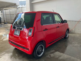 ホンダセンシング装着車となっております。衝突軽減ブレーキ、誤発進抑制機能、歩行者事故低減ステアリング、路外逸脱抑制機能、アダプティブクルーズコントロール、車線維持支援システム他、8つの機能で幅広く支援