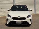 フロントマスクのキドニーグリルはどこからみてもBMWとわかるスタイルです