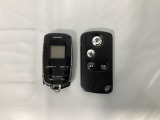 スマートキー付きですからドアロックの開閉が楽々です。電動スライドドアの開け閉めもボタンで操作できます。加えて、リモコンエンジンスターター用の操作キー(Aftermarket品)もついています。