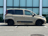 店舗にて現車の確認もいただけますので、お電話で在庫のご確認の上是非ご来店くださいませ。