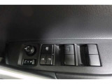 オールオートですので運転席からどの席の窓でも全閉全開が簡単に出来ますよ。