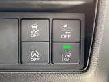 運転席右側に衝突軽減ブレーキ【CMBS】のスイッチや路外逸脱抑制システムのスイッチ等がついています。