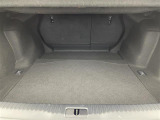 【トランク】積み込みやすくて、たっぷり積める荷室です。シートアレンジできるものは、乗車人数と荷物の量や大きさによってシートを動かすことができるので、より快適なドライブが可能です!
