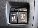 【両側パワースライドドア】スマートキーや運転席のスイッチで後席両側スライドドアの開閉が可能♪電動だから力を入れてドアを開ける必要が無く、小さなお子様でも簡単に開け閉めでき快適です♪