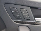 Audi正規ディーラーが高品質をお約束。高度な訓練・教育を受けたAudi専任メカニックが、100項目にもおよぶ精密な点検を実施。すべてクリアしたAudi車だけ、あなたのお手元に届けられるのです