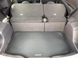 【トランク】積み込みやすくて、たっぷり積める荷室です。シートアレンジできるものは、乗車人数と荷物の量や大きさによってシートを動かすことができるので、より快適なドライブが可能です!