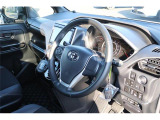 前席全体 目線も高く広い視界で安心して運転することができますね!