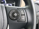 ステアリングスイッチ付き。前方から目を離すことなく操作することが可能です。