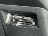【ETC】有料道路を利用する際に料金所で停止することなく通過できる、ETC車載器(ノンストップ自動料金収受システム機器)が装備されています。セットアップを行うことで利用可能になります。