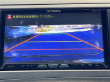 【バックモニター】後ろのカメラの映像がモニターに映し出されるので、後方の見えない死角や、障害物との距離感などもしっかり安全確認することができます。