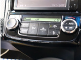 入庫時・販売時・納車前に、弊社基準の68項目に及ぶ点検整備を実施しております。
