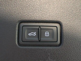 udi正規ディーラーが高品質をお約束。高度な訓練・教育を受けたAudi専任メカニックが、100項目にもおよぶ精密な点検を実施。すべてクリアしたAudi車だけ、あなたのお手元に届けられるのです