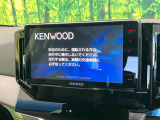 【大画面ナビ】人気の大型9インチナビを装備。存在感のある大画面はインパクト大!ナビ利用時のマップ表示は見やすく、テレビやDVDは臨場感がアップ!いつものドライブがグッと楽しくなります♪