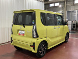 両側スライドドアなので、狭い駐車場や壁際でも安心!
