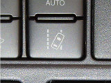 車線逸脱警告を装備しております。