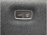 Audi正規ディーラーが高品質をお約束。高度な訓練・教育を受けたAudi専任メカニックが、100項目にもおよぶ精密な点検を実施いたします。すべてをクリアしたAudi車だけが、あなたのお手元に届けられるのです。