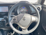 【純正革巻きステアリング】上質な革を使用することで、手にしっかり馴染みとても運転しやすいハンドルです♪