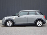 【MINI NEXT 認定中古車】安心の保証プログラムや延長保証など、MINI NEXT車両をご購入いただいたオーナーの皆様に、より快適なMINIライフを楽しんでいただくためのユニークなサービスをご用意しております。