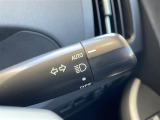 【オートライト(AUTO)】外の明るさをシステムが感知して、自動でヘッドライトが点灯します。ヘッドライトをつけ忘れを防ぐ便利機能です。