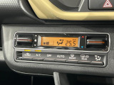 【オートエアコン】一度お好みの温度に設定すれば、車内の温度を検知し風量や温度を自動で調整。暑い…寒い…と何度もスイッチ操作をする必要はありません。快適な車内空間には必須の機能ですね♪