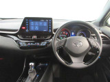 インパネはシンプルなデザイン。運転もしやすそう♪