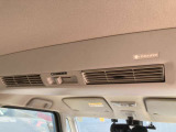後席用のサーキュレーター付き。夏場でも効果的に空気を循環させます。