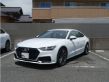 2001年オープン。 Audi正規ディーラーとして最も歴史のあるAudi 江戸川は、2フロアに分かれるガラス張りのショールームです。